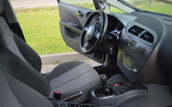 Seat Leon cena 16900 przebieg: 220000, rok produkcji 2007 z Ustroń małe 254